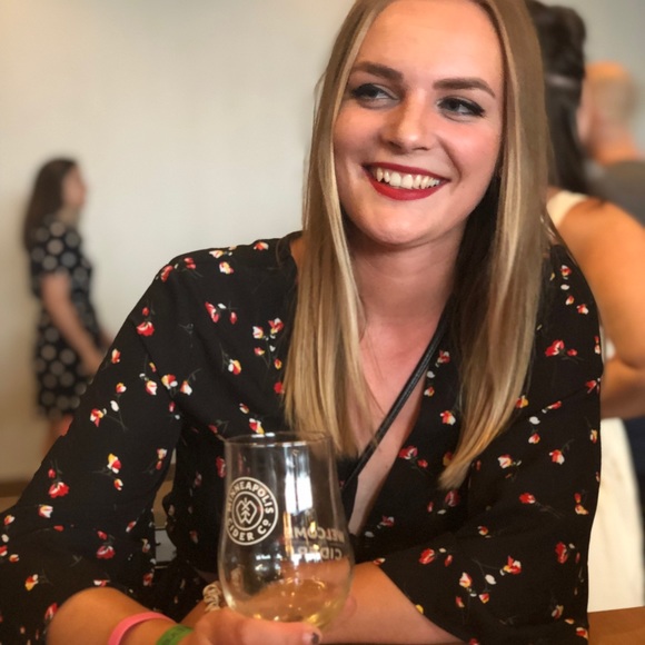 Meet your Posher, Sydney - Picture 1 of 1